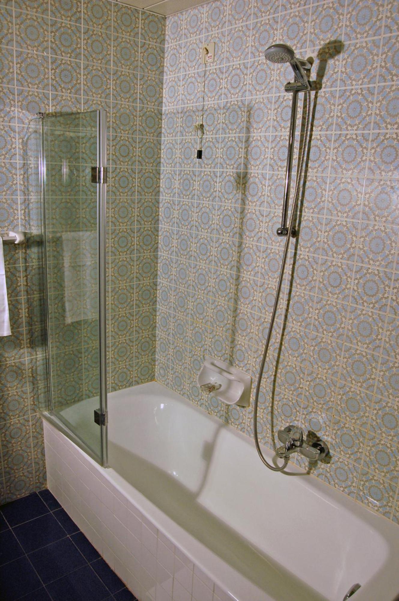 Economy Double or Twin Room with Sea View,291561012:JPEG